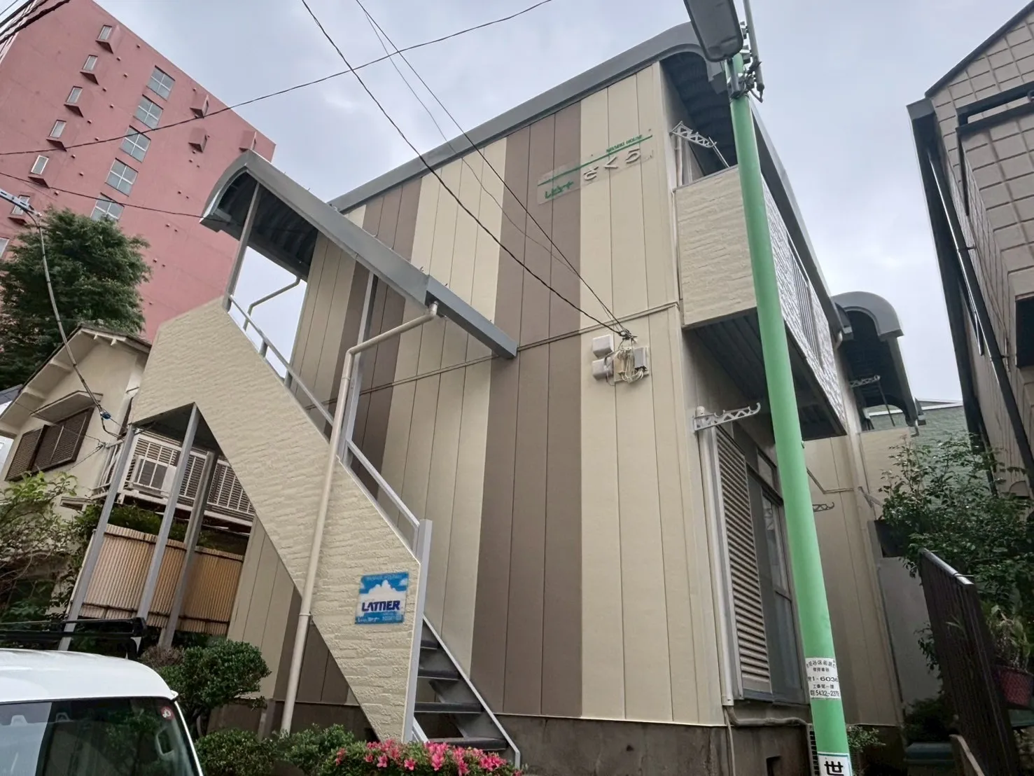 東京都世田谷区池尻アパート　屋根外壁塗装工事及び鉄部階段塗装・長尺シート張替え工事