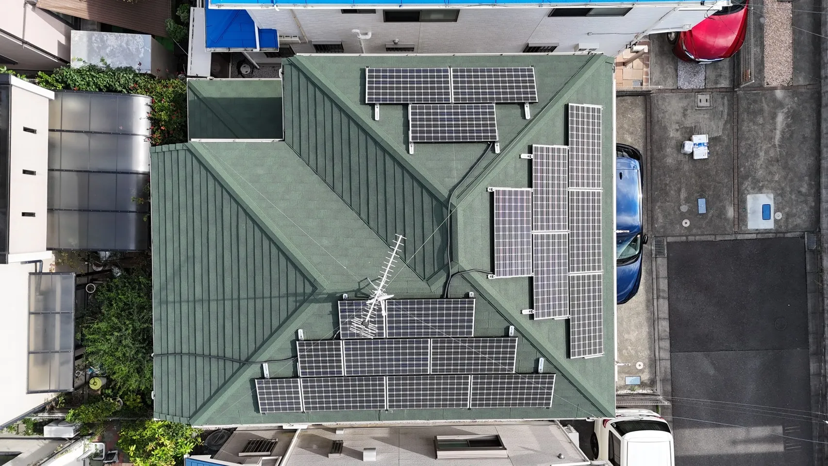 八王子市並木町　Y様邸屋根カバー工事及びソーラーパネル脱着工事